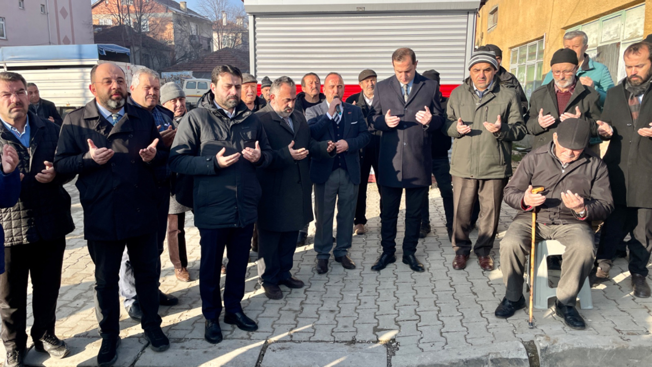 Eflani ilçesinde yıllardır yapılmayan ve unutulmaya yüz tutmuş esnaf duası geleneği, bugün yeniden başladı.