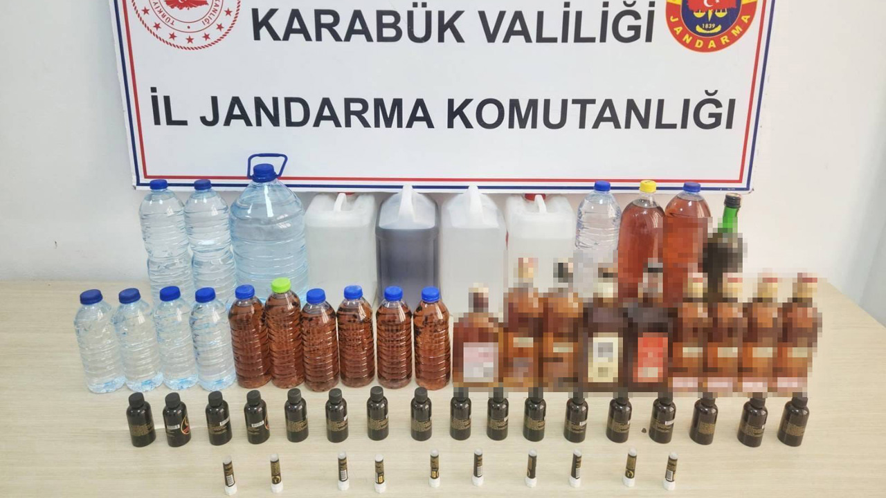 Karabük'te jandarma ekiplerinin düzenlediği operasyonda onlarca litre sahte alkol ele geçirildi.