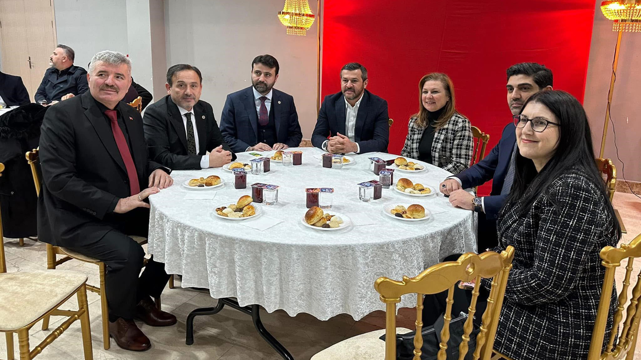 Karabük'te otizm farkındalığını artırmayı ve otizmli bireylerin sosyal yaşama katılımını desteklemeyi hedefleyen “Mavi Kadar Güzeliz” projesi, Karabük Otistik Çocuklar Derneği tarafından hayata geçirildi.