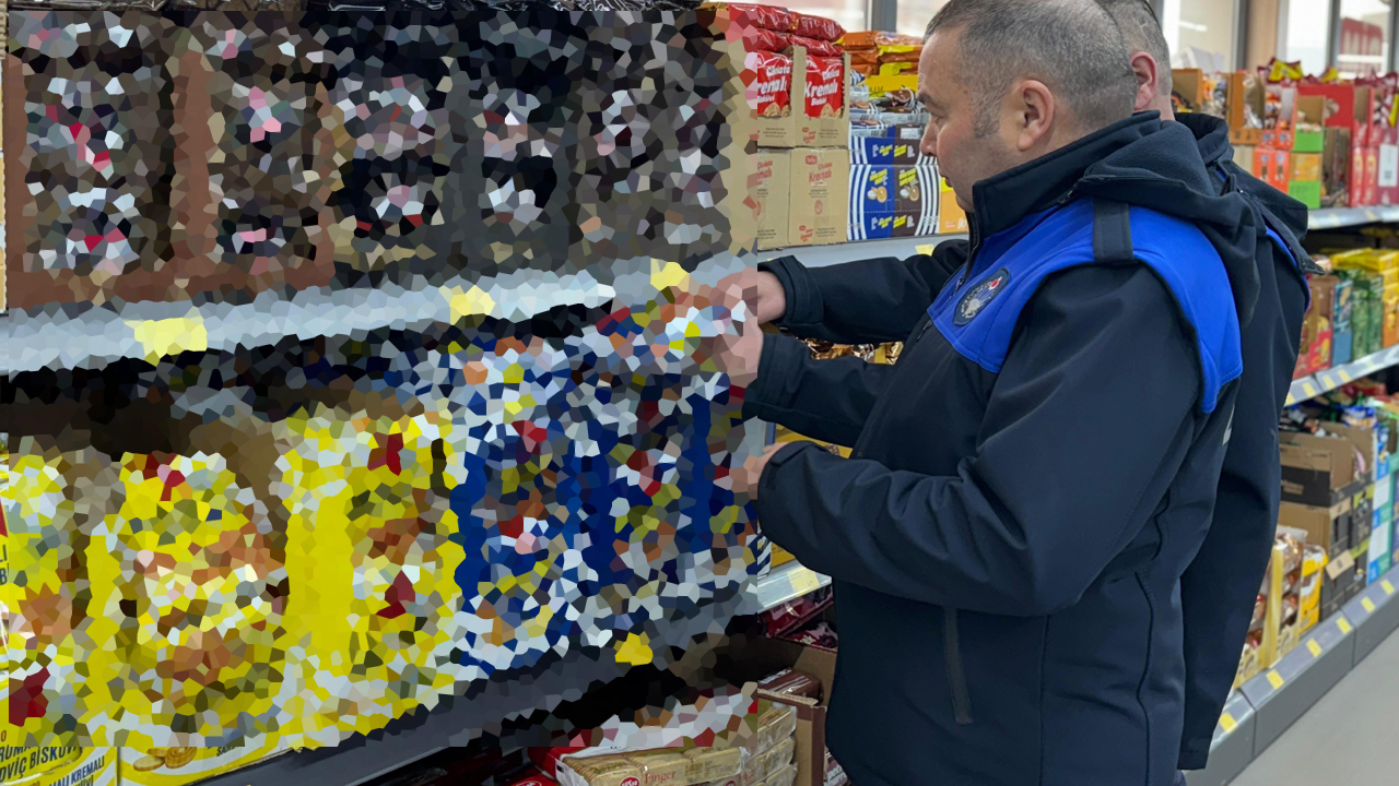 Karabük Belediyesi Zabıta Müdürlüğü ekipleri ve Karabük Ticaret İl Müdürlüğüne bağlı ekipler, şehir genelindeki kafe, restoran ve lokantalarda fiyat etiketi ve ruhsat denetimlerine aralıksız devam ediyor.