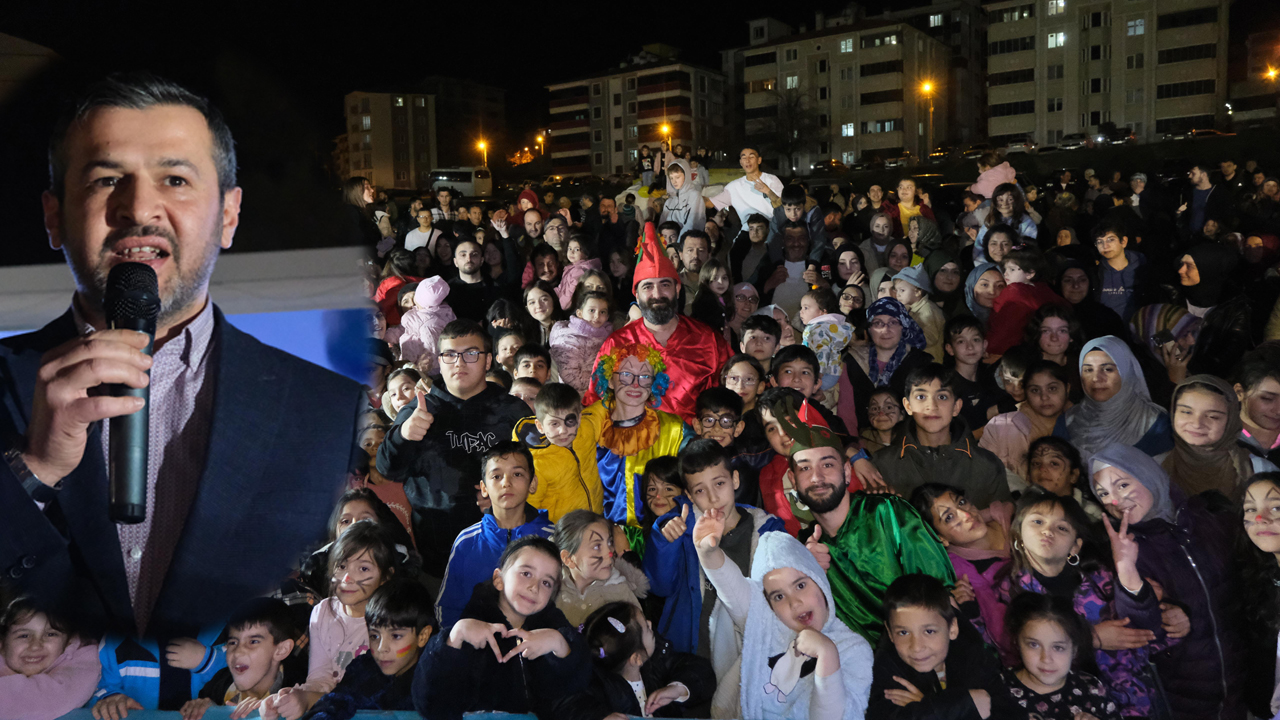 Karabük Belediyesi’nin mahallelere özel düzenlediği “Ramazan Tiyatrosu Mahallenizde” etkinliği, 5000 Evler 75. Yıl Mahallesi’nde vatandaşlarla buluştu.