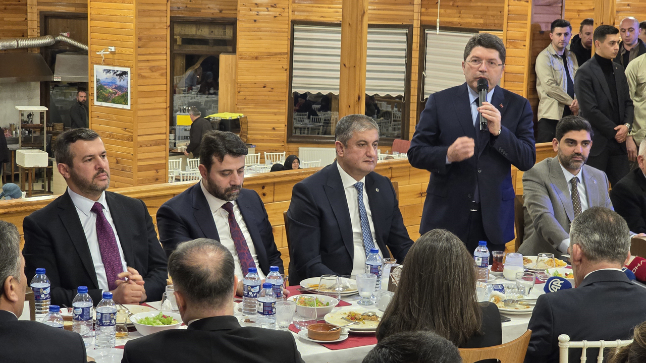 Adalet Bakanı Yılmaz Tunç, Türkiye'nin terörsüz bir döneme adım attığını belirterek, "Tüm hedefimiz Türk'üyle, Kürt'üyle, Laz'ıyla, Çerkez'iyle etnik kökeni ne olursa olsun birlik ve beraberlik içerisinde kardeşçe ülkemizi Türkiye Yüzyılı'nda dünyanın en güçlü ülkesi yapmaktır" dedi.