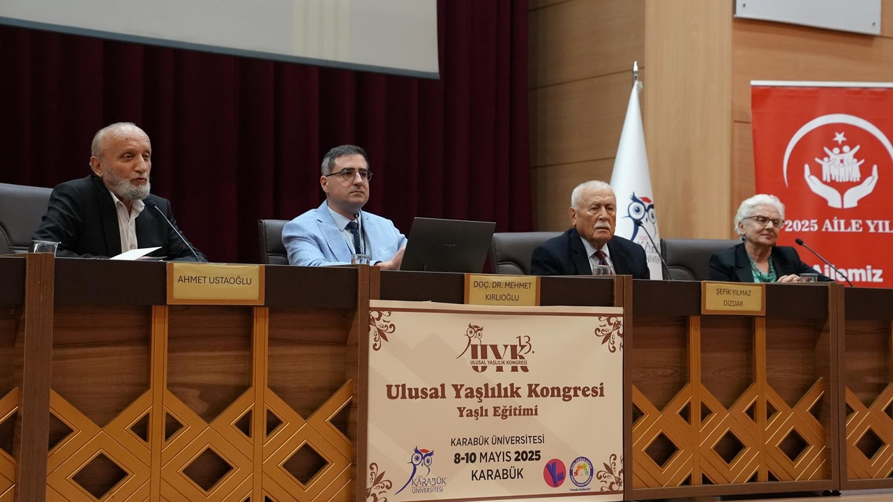 Karabük Üniversitesi (KBÜ) ile Yaşlı Sorunları Araştırma Derneği (YASAD) iş birliğinde düzenlenen 13. Ulusal Yaşlılık Kongresi, "Yaşlı Eğitimi" temasıyla gerçekleştirildi.
