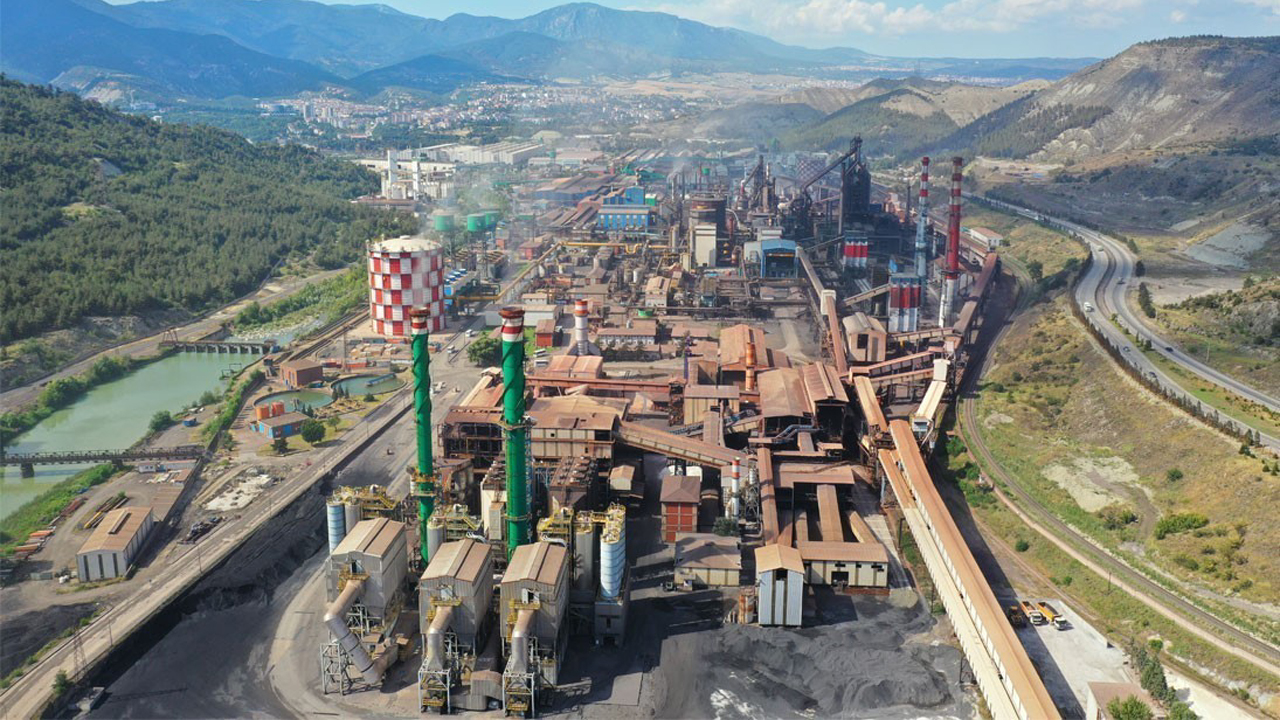 Karabük Demir ve Çelik Fabrikaları (KARDEMİR), 2025 yılı ilk çeyrek finansal sonuçlarına göre 1 milyar 481 milyon 408 bin TL zarar etti.