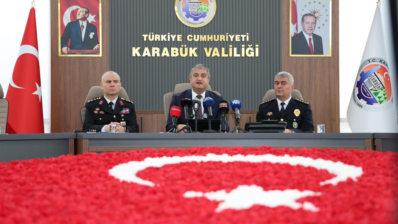 Karabük’te Nisan ayında meydana gelen asayiş ve güvenlik olaylarına ilişkin “Güvenlik Değerlendirme Toplantısı” Vali Mustafa Yavuz başkanlığında gerçekleştirildi.