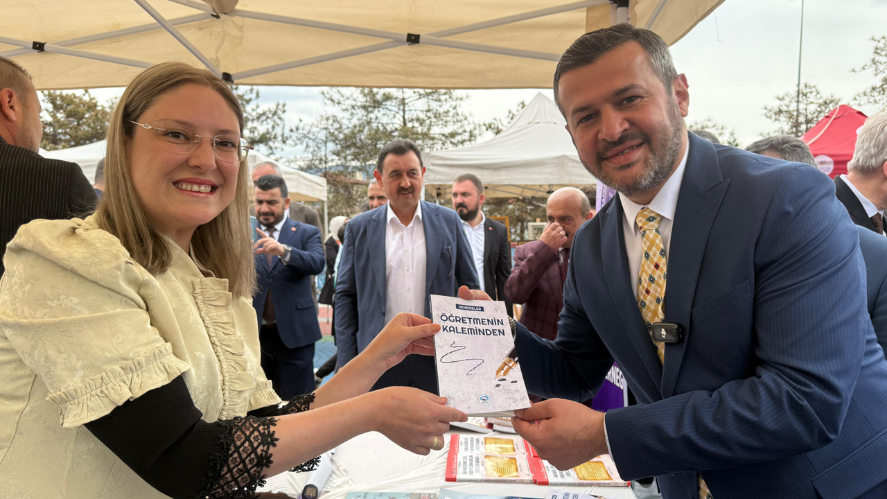 Karabük Belediyesi tarafından bu yıl ilk kez düzenlenen Karabük Kitap Günleri, Beşbinevler Bilim Merkezi’nde yoğun katılımla başladı.