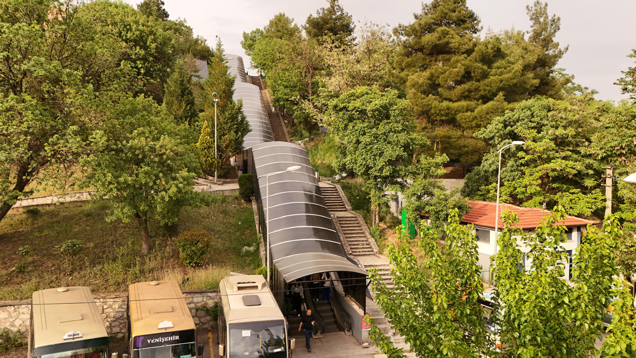 KARABÜK’TE YÜRÜYEN MERDİVENLER YENİDEN HİZMETE AÇILDI