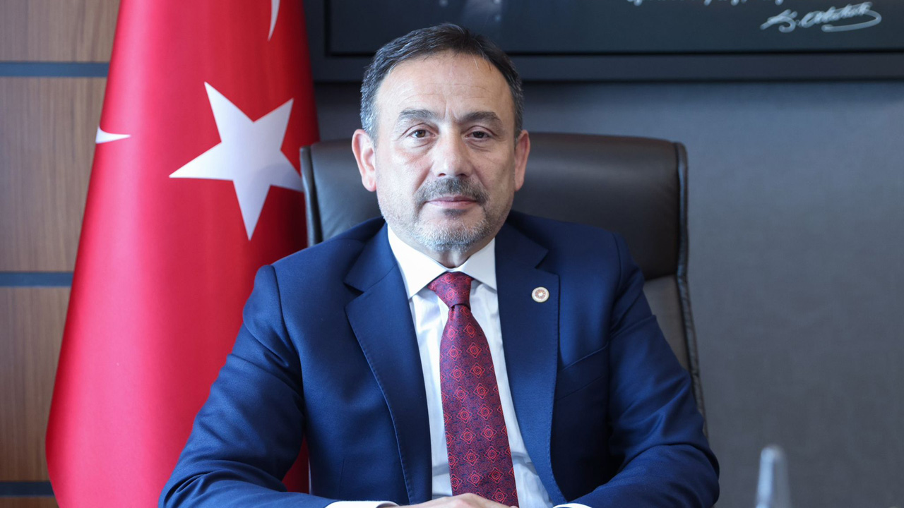 AK Parti Karabük Milletvekili Ali Keskinkılıç, Anneler Günü dolayısıyla yayımladığı mesajında, annelerin toplumun temel taşı olduğunu vurgulayarak, onların fedakârlıklarının asla unutulmaması gerektiğini belirtti.