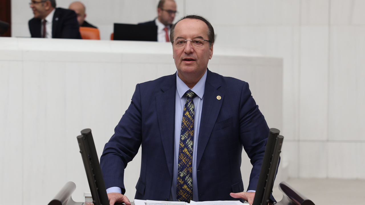 CHP Karabük Milletvekili ve TBMM Plan Bütçe Komisyonu Üyesi Cevdet Akay, 1 Mayıs Emek ve Dayanışma Günü dolayısıyla yazılı bir mesaj yayımladı.