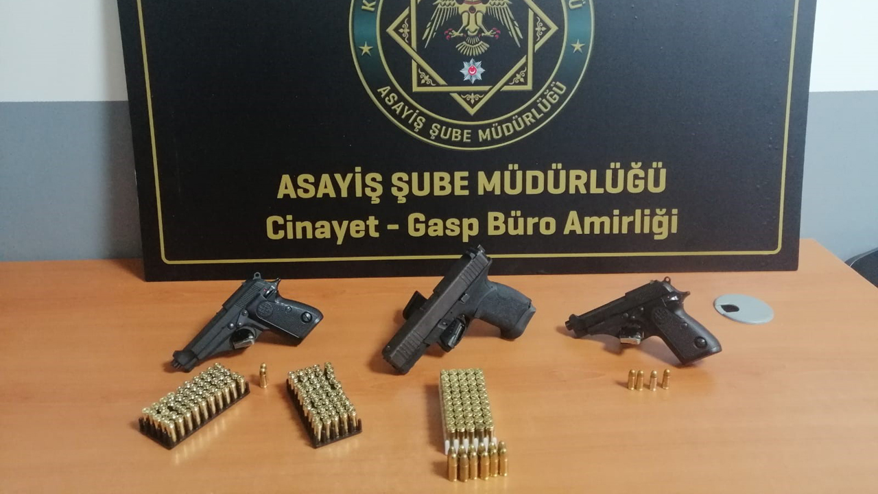 RUHSATSIZ SİLAH OPERASYONUNDA 4 ŞÜPHELİ YAKALANDI