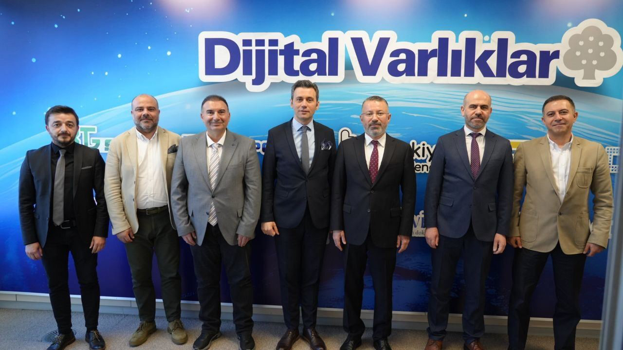 Karabük Üniversitesi (KBÜ) ile İhlas Medya Grubu arasında, sosyal bilimler alanında Türkiye'nin ilk tematik gençlik festivali olan SOSYALFEST'e yönelik medya iş birliği protokolü imzalandı.
