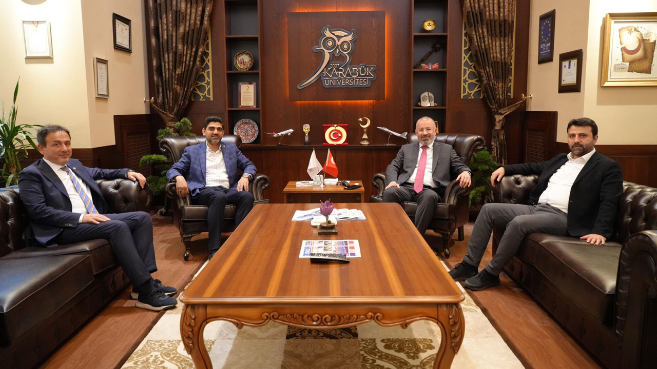 AK Parti Karabük Milletvekilleri Ali Keskinkılıç ve Cem Şahin ile İl Başkanı Ferhat Salt, Karabük Üniversitesi Rektörü Prof. Dr. Fatih Kırışık'ı ziyaret etti.