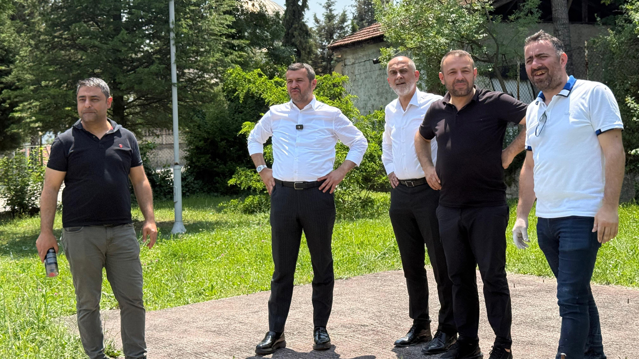 Karabük Belediye Başkanı Özkan Çetinkaya, sosyal belediyecilik vizyonu doğrultusunda kentteki yaşam kalitesini artıracak yatırımlara bir yenisini daha ekliyor. 5000 Evler 75. Yıl Mahallesi’nde yapımı başlayacak yeni sosyal tesis projesinin ihalesi tamamlandı, inşa süreci için hazırlıklar başladı.