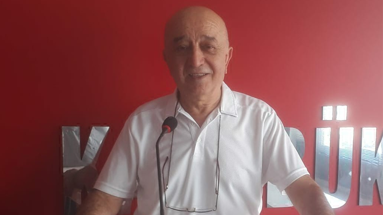 Cumhuriyet Halk Partisi (CHP) Karabük İl Başkanı Vedat Yaşar’dan, gazeteci Fatih Altaylı’a destek geldi. Yaşar “CHP olarak, tüm haksızlıkların karşısında, ifade ve basın özgürlüğünün yanında olmaya devam edeceğiz. Özgür basın susturulamaz!” ifadelerini kullandı.