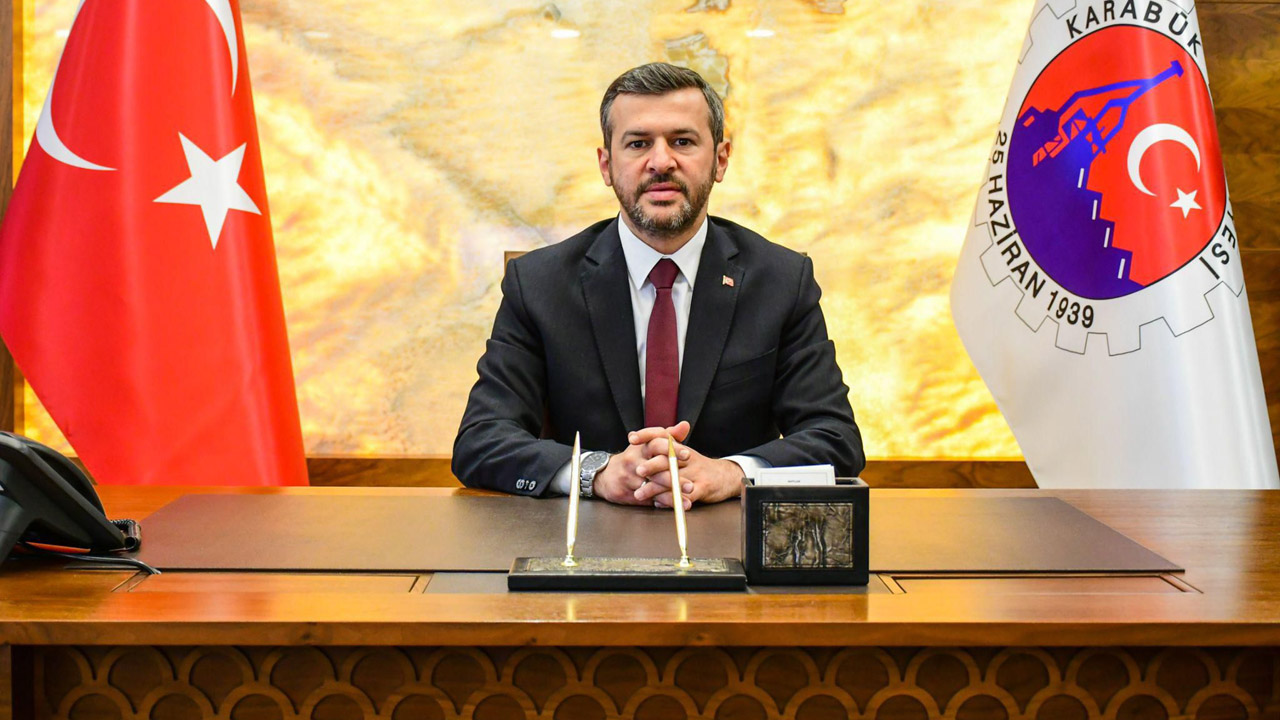 Karabük Belediye Başkanı Özkan Çetinkaya, 24 Temmuz Gazeteciler ve Basın Bayramı dolayısıyla yayımladığı mesajında, basının demokrasinin temel unsurlarından biri olduğuna vurgu yaparak tüm gazetecilerin bayramını kutladı.