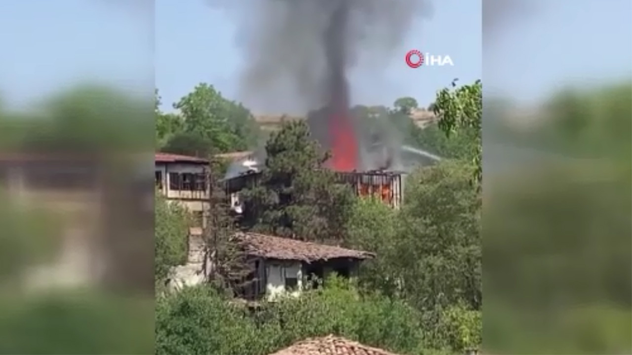 Karabük'ün Safranbolu ilçesinde tarihi konakta yangın çıktı.