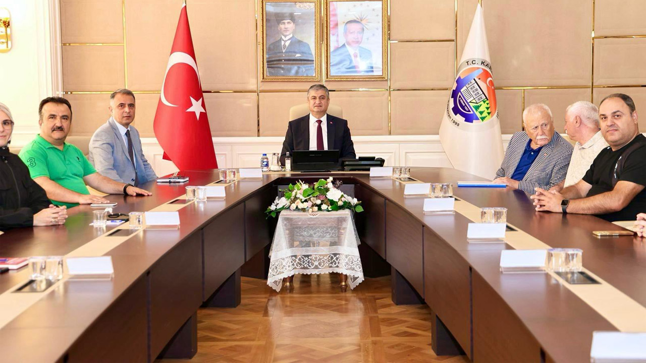 Karabük’ün Safranbolu İlçesinde yapımı planlanan “Karabük Kalealtı İlkokulu Kent Tarihi ve Eğitim Müzesi” projesine ilişkin değerlendirme toplantısı, Vali Mustafa Yavuz başkanlığında Valilik Toplantı Salonu’nda gerçekleştirildi.