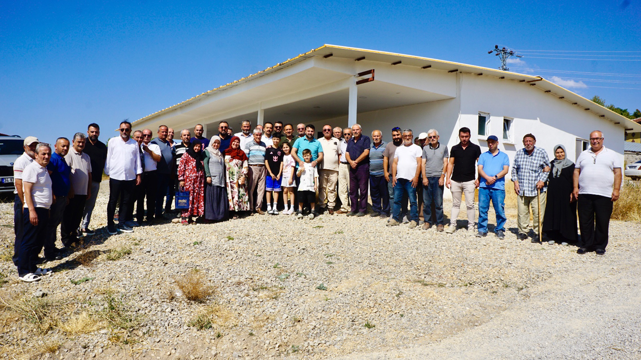 AK Parti Genel Sekreter Yardımcısı ve Karabük Milletvekili Cem Şahin ile AK Parti Karabük Milletvekili Ali Keskinkılıç, Karabük’ün Eskipazar ve Ovacık ilçelerinde köy ziyaretlerinde bulundu.