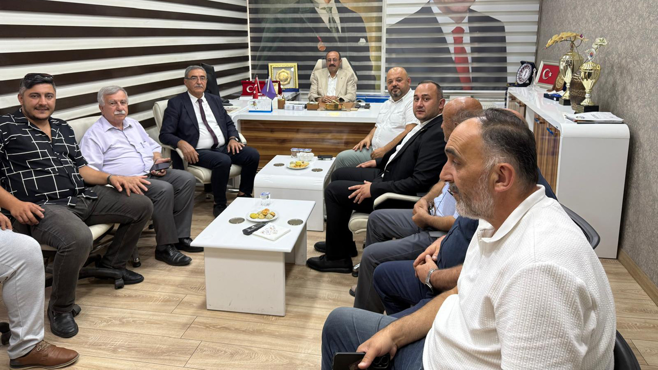 Türkiye Elektrik Elektronik ve Benzerler Teknisyenleri Esnaf ve Sanatkarları Federasyonu Genel Başkanı Yusuf Aslantürk, bir dizi ziyaretler için Karabük’e geldi.