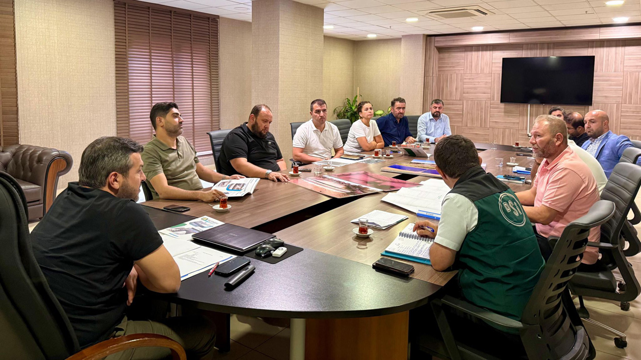 Karabük Belediye Başkanı Özkan Çetinkaya, Ak Parti Karabük İl Başkanı Ferhat Salt ile Devlet Su İşleri (DSİ) Kastamonu Bölge Müdürü Yasin Devrim ve DSİ teşkilatı ile bir araya geldi.