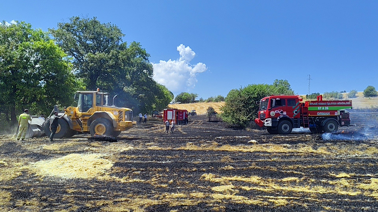 Karabük’ün Eflani ilçesinde boş arazide çıkan anız yangını, yerleşim yerine ve ormanlık alana sıçramadan kontrol altına alındı.