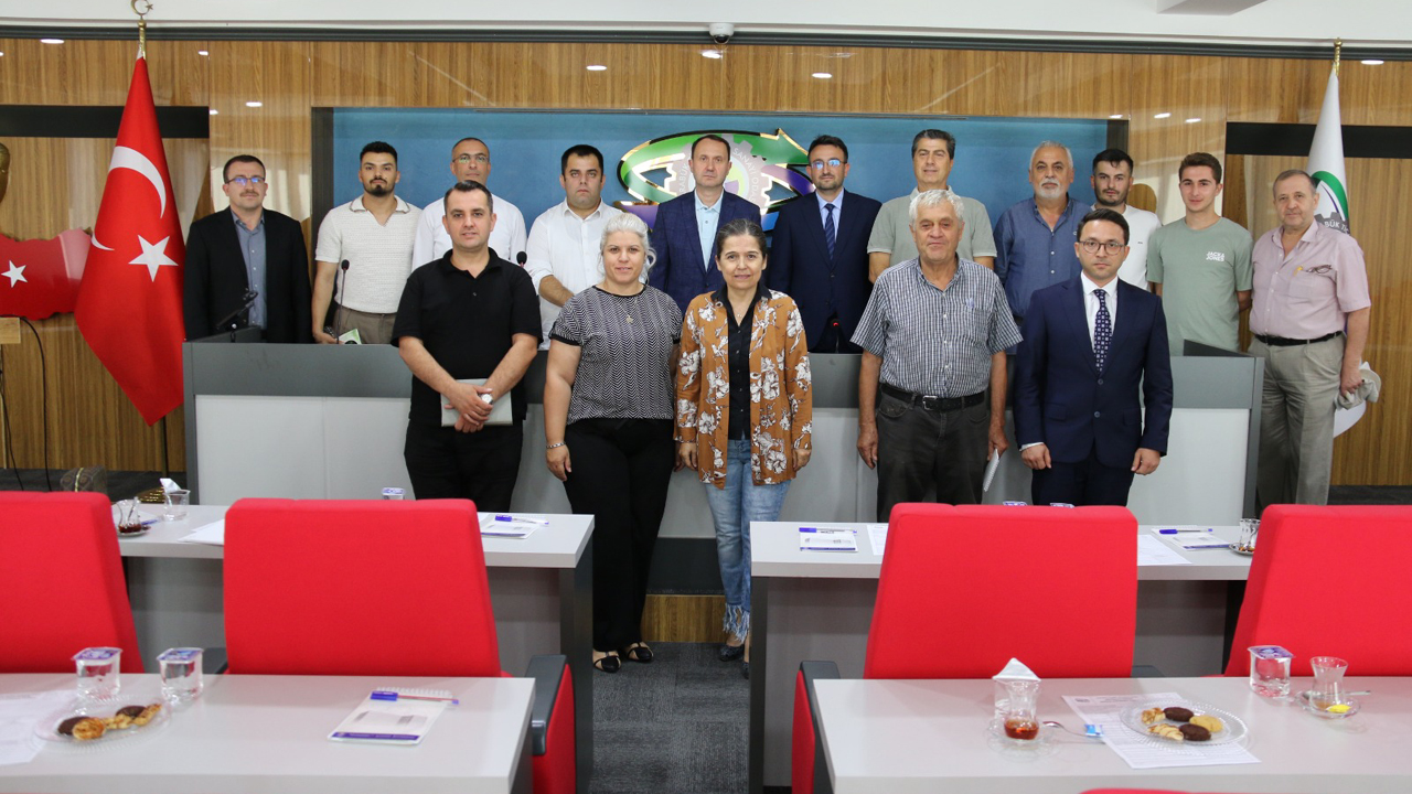 Sanayi ve Teknoloji Bakanlığı koordinasyonunda, Karabük Ticaret ve Sanayi Odası (KTSO) ile Batı Karadeniz Kalkınma Ajansı (BAKKA) iş birliğinde düzenlenen “Yerel Kalkınma Hamlesi” bilgilendirme toplantısı, KTSO’nun ev sahipliğinde gerçekleştirildi.