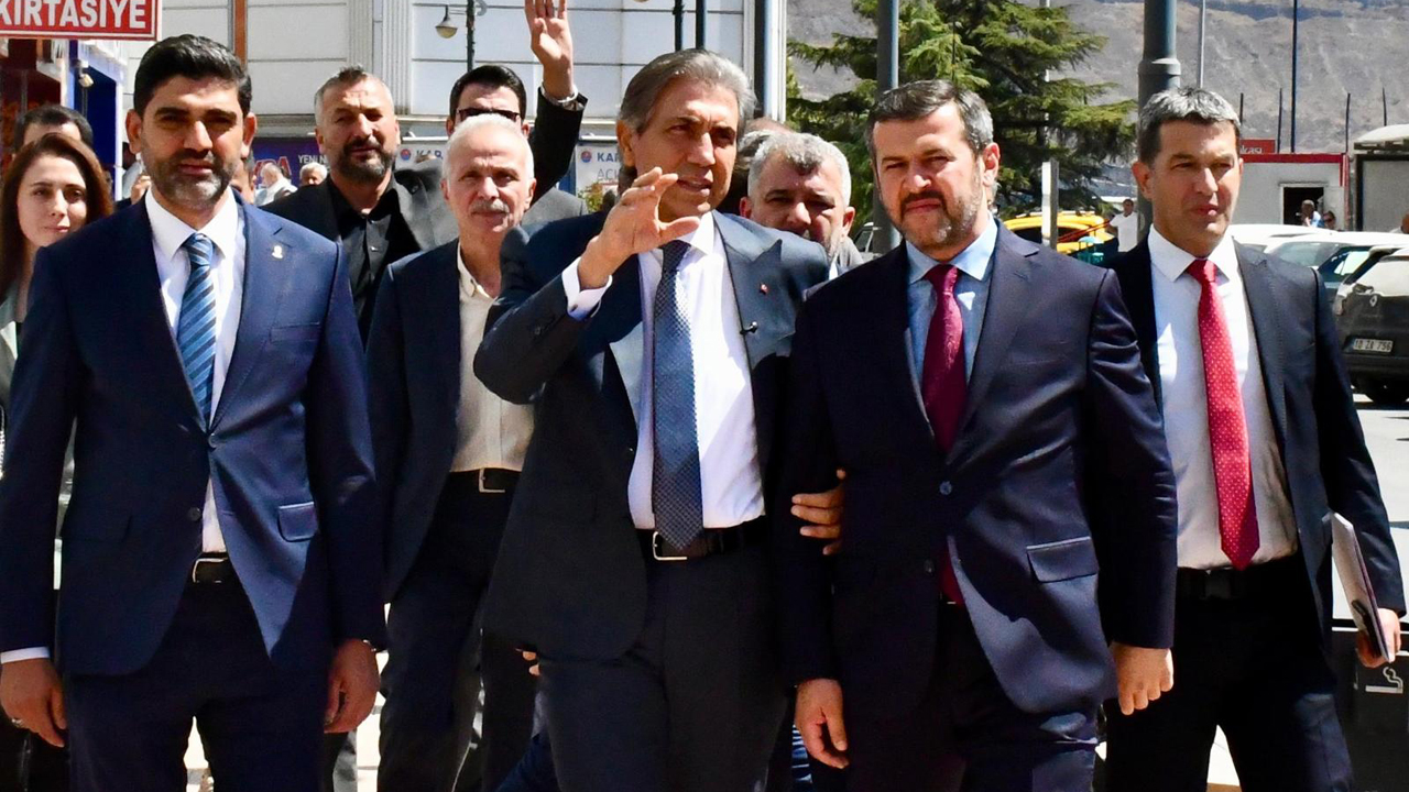 AK Parti Genel Başkan Yardımcısı ve Yerel Yönetimler Başkanı Mustafa Demir, Karabük’te bir dizi ziyaret programı gerçekleştirdi.