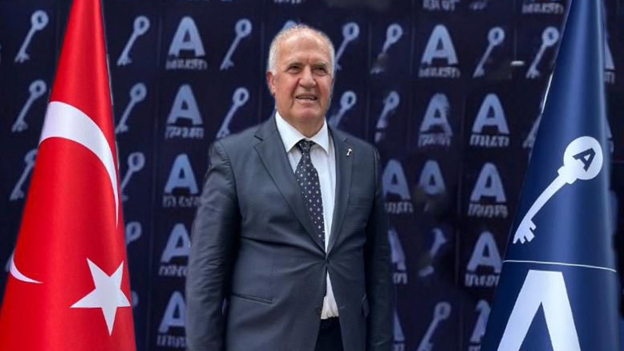 Anahtar Parti Karabük İl Başkanı Sebahattin Uzun, finans sektörünün reel sektörle buluşmadan üretimden, istihdamdan, büyümeden bahsedilemeyeceğini ifade etti.