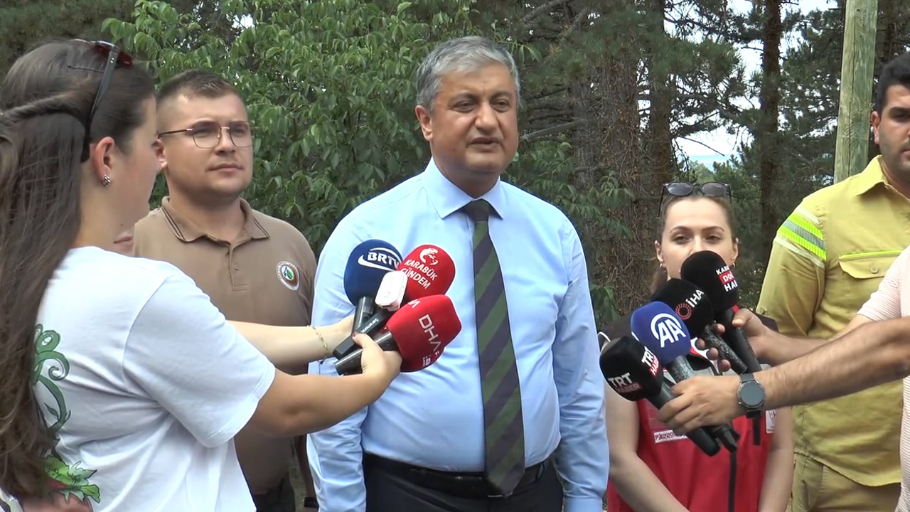 Karabük Valisi Mustafa Yavuz, orman yangınlarında mağdur olan vatandaşlar için 1,8 milyon TL yapıldığını belirterek, temel ihtiyaçların karşılanmasına yönelik olarak, sosyal yardımlaşma vakıflarına 3 milyon TL’lik bir ödenek daha aktarıldığını bildirdi.