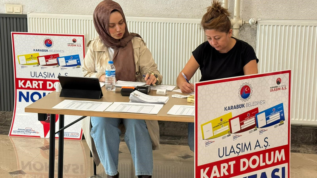 KARABÜK BELEDİYESİ, KAMPÜS VE YURTLARDA ULAŞIM STANTLARI KURDU