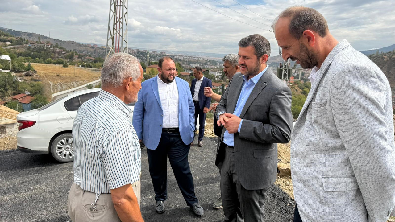 Karabük’ün Soğuksu Mahallesi 3. Etap TOKİ konutları bölgesinde, Meşelik Mahallesi’ne ulaşımı sağlayan yolun şantiye sahası içinde kalması nedeniyle yaşanan ulaşım sorunu çözüme kavuştu