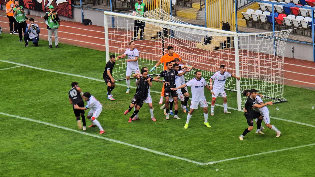 TFF 3. Lig 3.Grup'un 4. haftasında Karabük İdman Yurdu Spor, evinde Zonguldak Spor Futbol Kulübü ile 0-0 berabere kaldı.