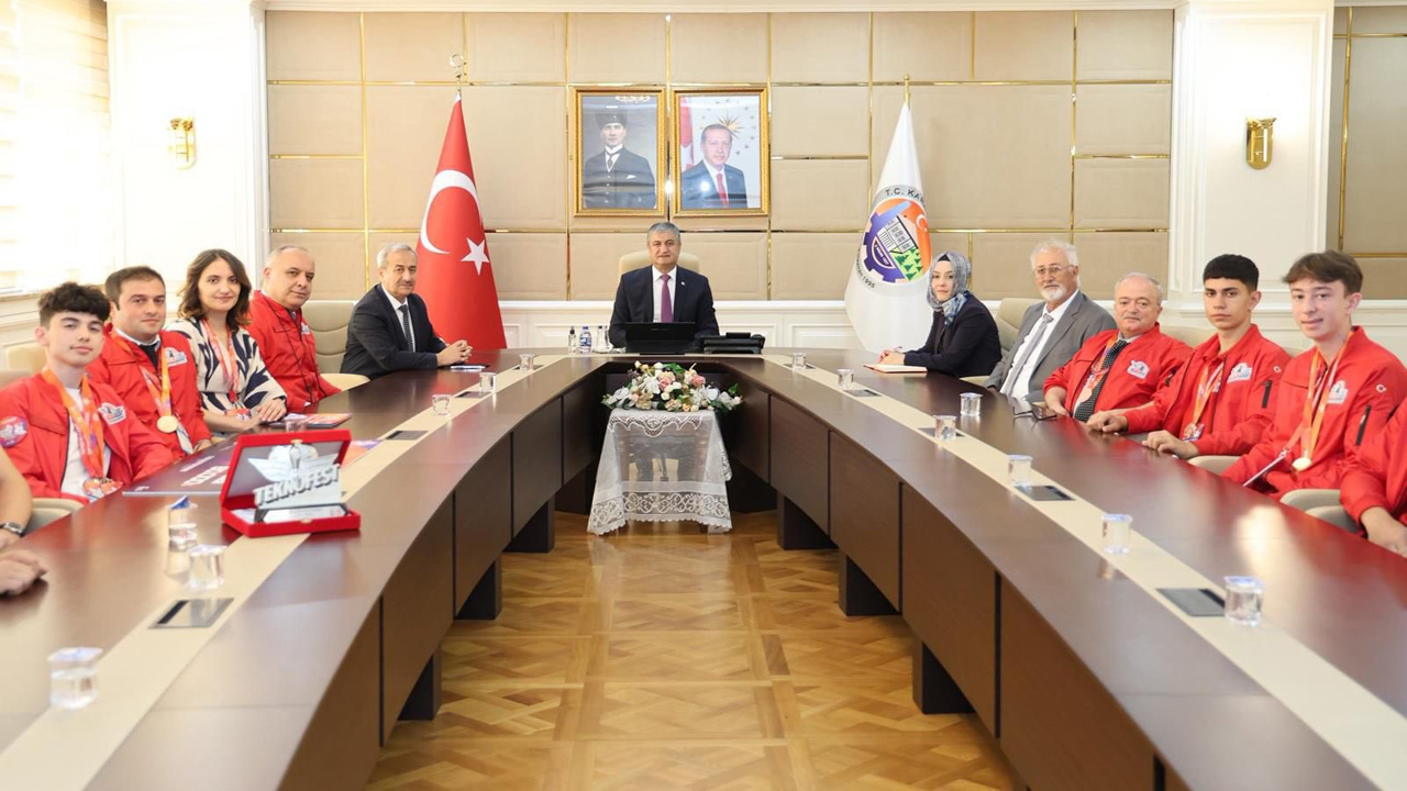 Karabük’ü temsil eden lise takımları, İstanbul’da düzenlenen TEKNOFEST finallerinde önemli başarılar elde etti.