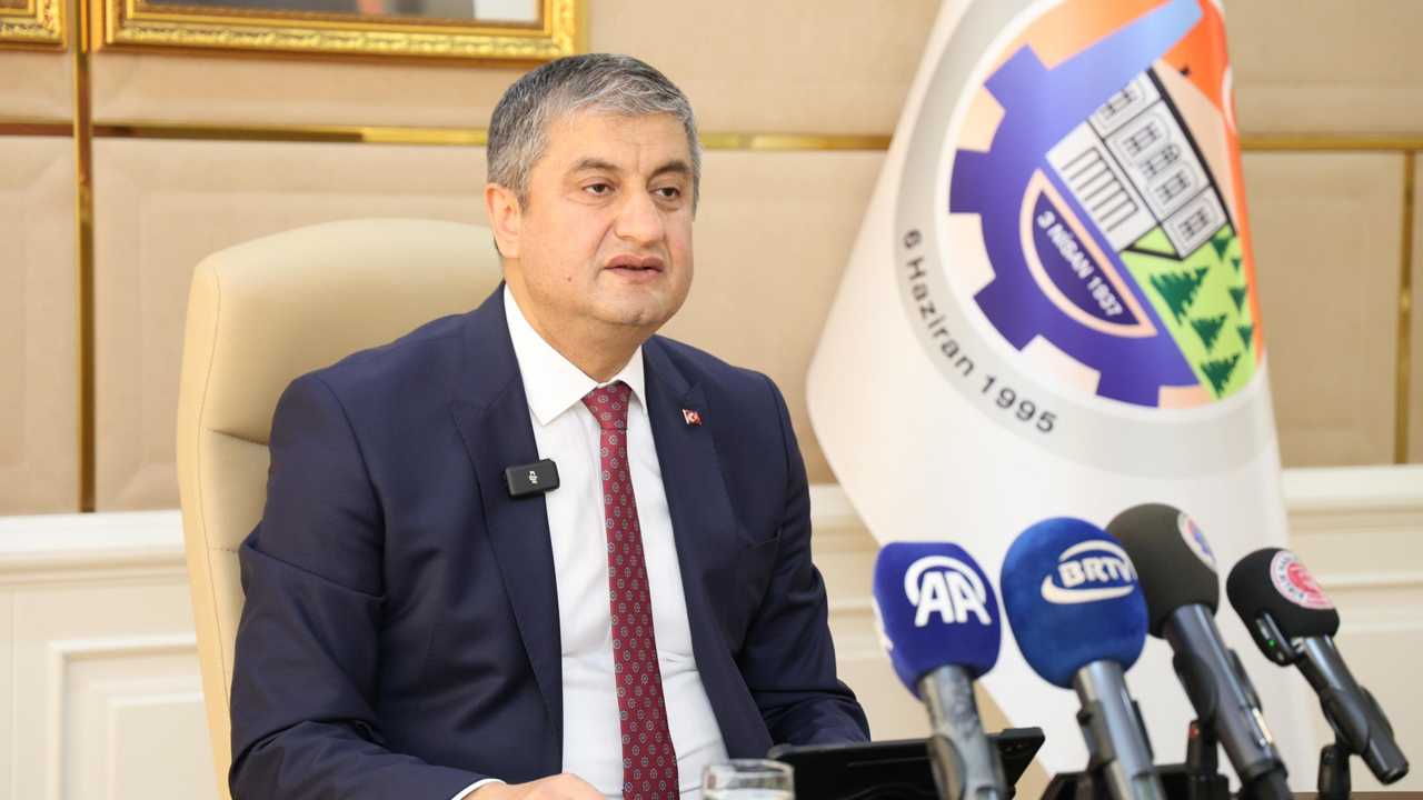 Karabük’te 2025 – 2026 eğitim – öğretim yılı, yarına sabah çalacak ilk ders zili ile başlıyor. Karabük il genelinde 197 okulda, 3 Bin 500’ü aşkın öğretmen ve 37 Bin civarı öğrenci ders başı yapacak.