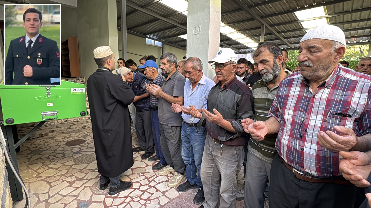KARABÜK’TE BIÇAKLI KAVGADA ÖLEN GENÇ SON YOLCULUĞUNA UĞURLANDI