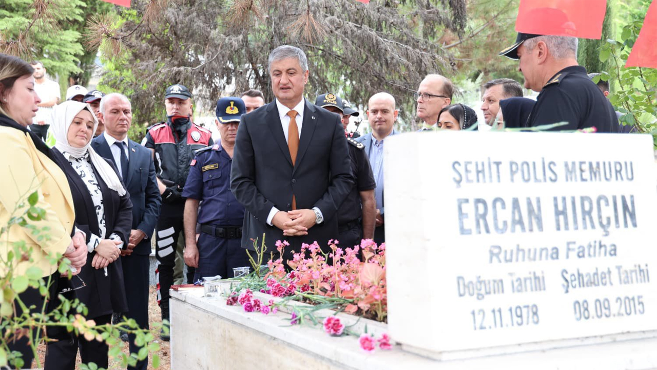 08 Eylül 2015 tarihinde Mardin’in Dargeçit ilçesinde şehit düşen Polis Memuru Ercan Hırçın, vefatının yıl dönümünde dualarla anıldı.