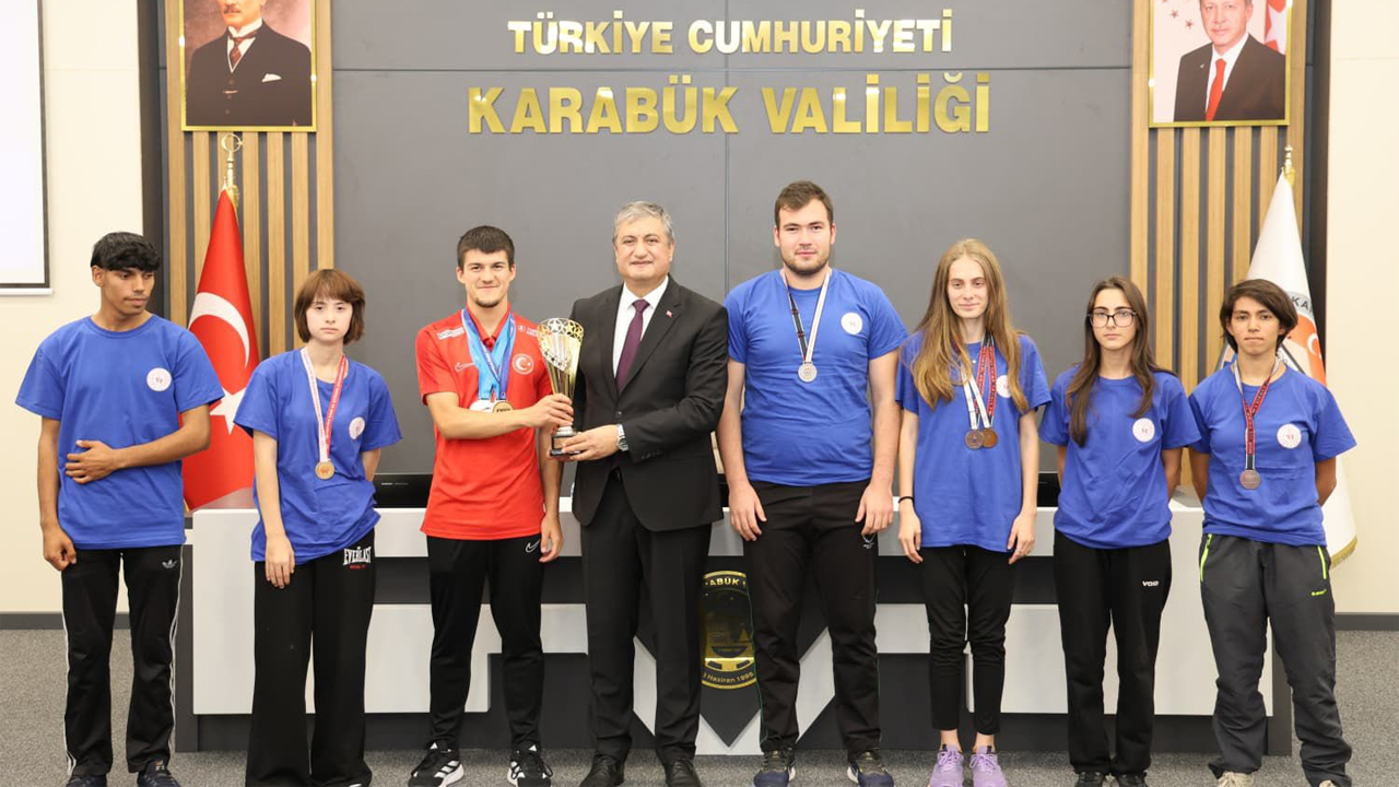 127 Parlayan Yildiz Vali Mustafa Yavuzla Bulustu 1