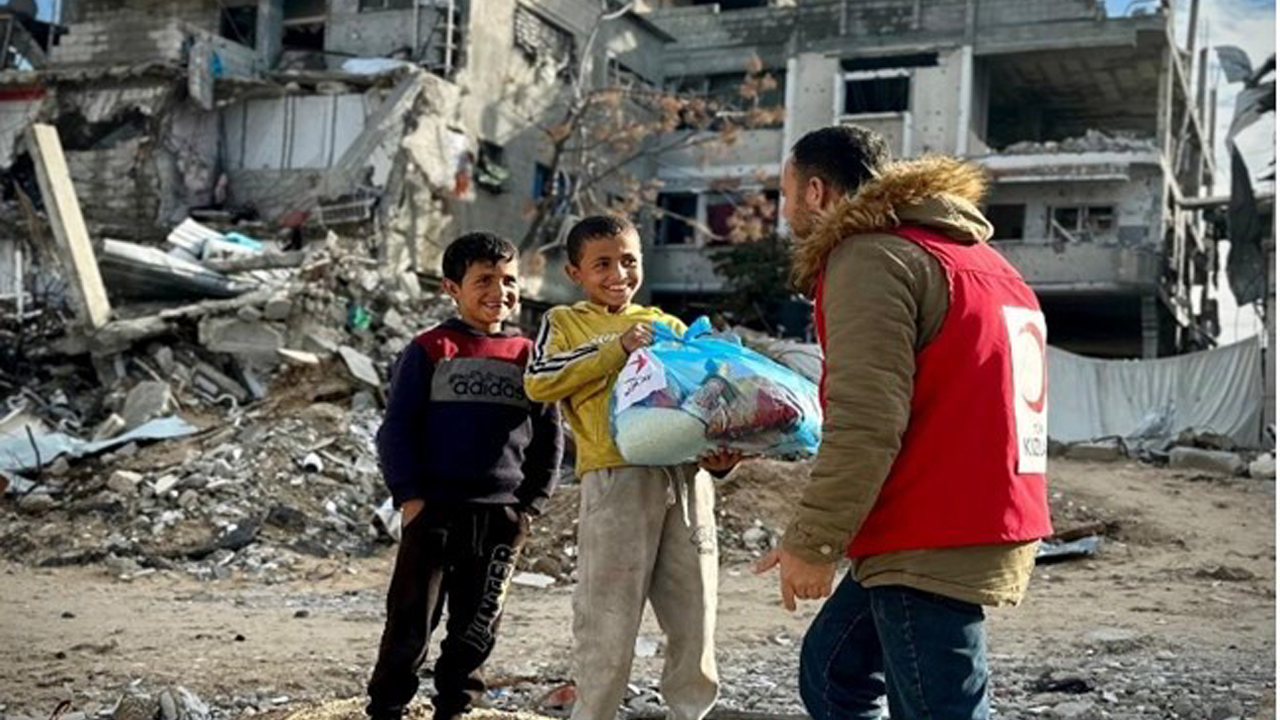 Karabük Türk Kızılay İl Başkanlığı, "Gazze’de Yüzler Hep Gülsün Diye" sloganıyla Gazze’ye yönelik bağış kampanyası başlattı.