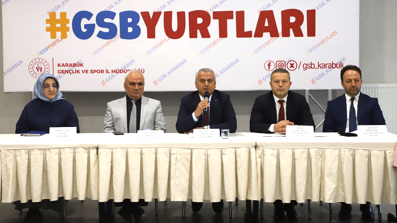 Gençlik ve Spor Bakanlığı Karabük Soğuksu Yurdunda, Gençlik ve Spor Karabük İl Müdürü Coşkun Güven, Karabük İl Müftüsü Ali Erhun, İl Müftü Yardımcısı Merve Yumlu, Yurt Hizmetleri Müdürü Mehmet Özkeskin, Gençlik Hizmetleri Müdürü Hüseyin Bilicioğlu, ilçe müftüleri, manevi rehberler ve yurt eğitim sorumlularının katılımıyla Manevi Danışmanlık ve Rehberlik Hizmetleri Toplantısı gerçekleştirildi.