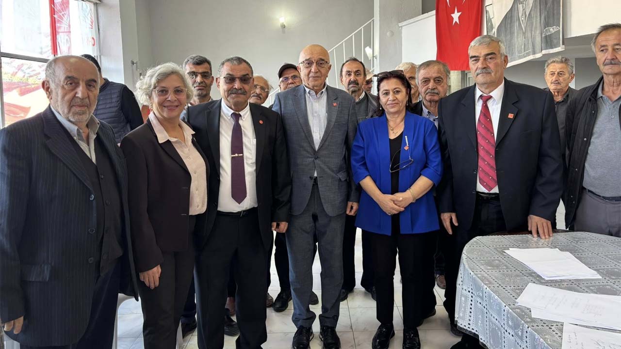 Cumhuriyet Halk Partisi (CHP) Ovacık Olağan İlçe Kongresi gerçekleştirildi. Mevcut başkan Durmuş Kıcırdar, güven tazeleyerek yeniden İlçe Başkanlığına seçildi.