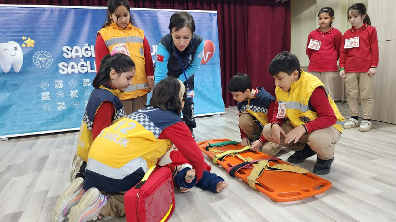 ‘SAĞLIKLI ÇOCUK, SAĞLIKLI GELECEK’ PROGRAMI DEVAM EDİYOR