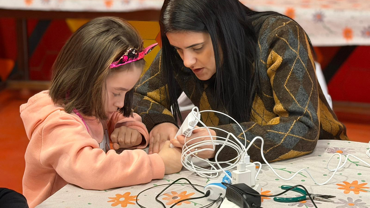 ‘3 BOYUTLU KALEMLE HAYALLER ŞEKİL BULUYOR’ ATÖLYESİ YOĞUN İLGİ GÖRDÜ