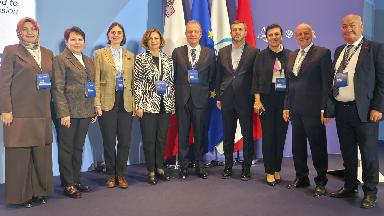 BAŞKAN ÇETİNKAYA AVRUPA YEREL YÖNETİMLER ZİRVESİNDE