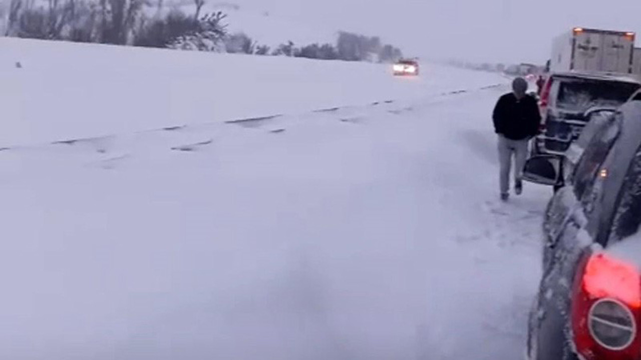 KAR NEDENİYLE KAPANAN GEREDE-KARABÜK YOLU ULAŞIMA AÇILDI