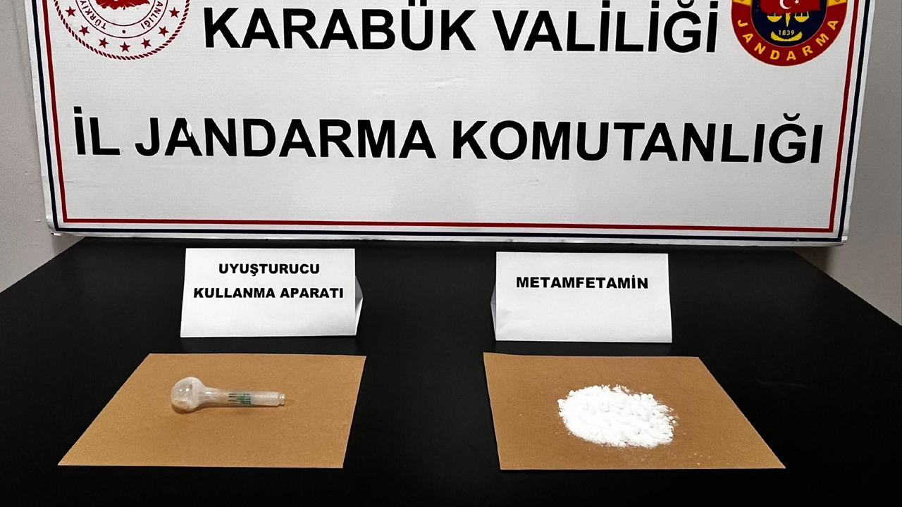 KARABÜK’TE 70 ADET SENTETİK ECZA HAP ELE GEÇİRİLDİ