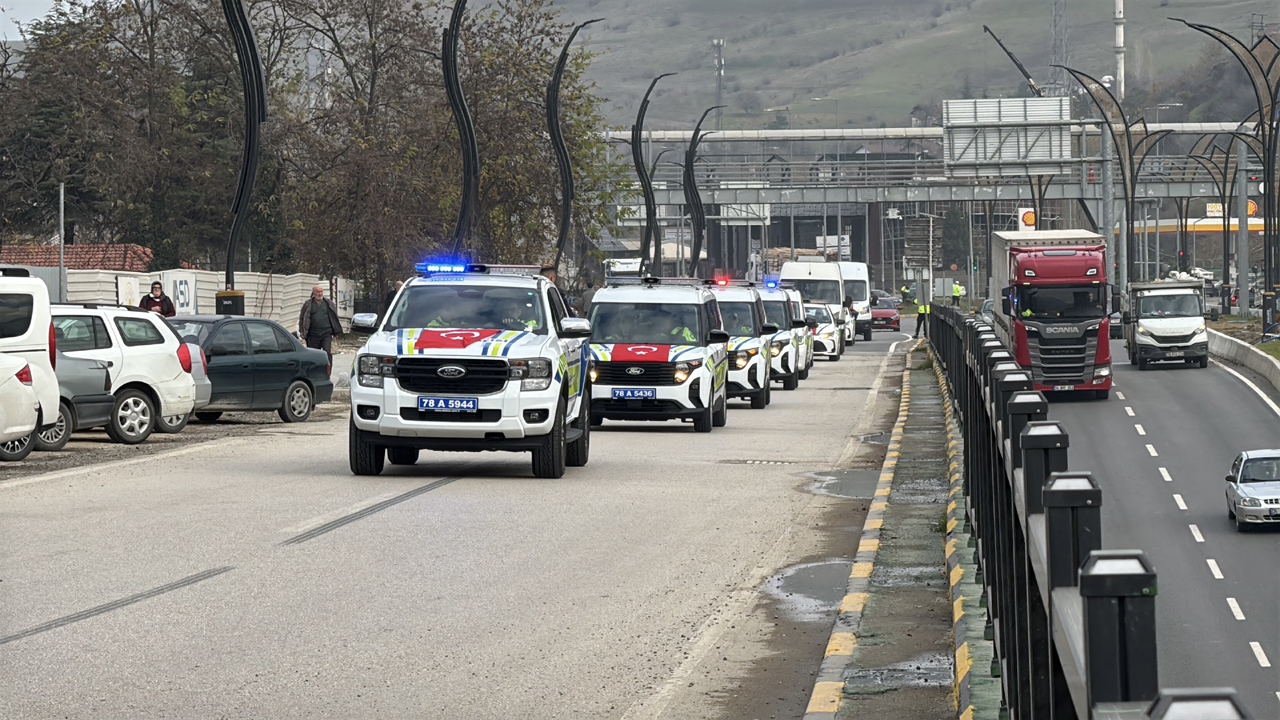 KARABÜK’TE EMNİYET VE JANDARMAYA 47 YENİ ARAÇ TAHSİSİ YAPILDI