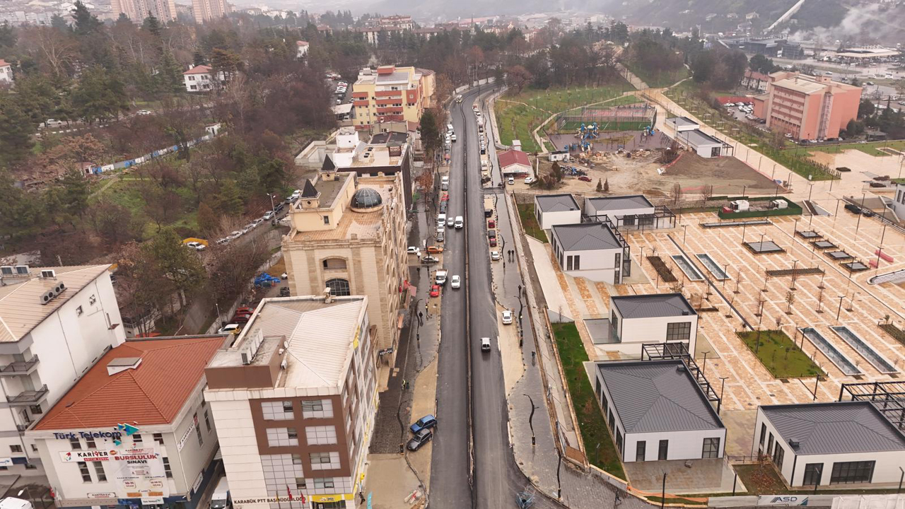 ÖMER LÜTFÜ ÖZAYTAÇ CADDESİ YENİDEN TRAFİĞE AÇILDI
