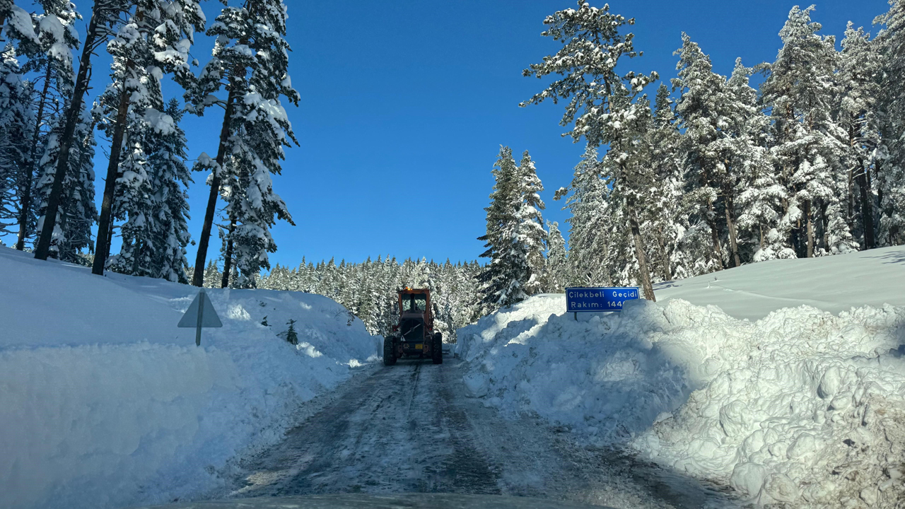 KARLA KAPANAN 278 KÖY YOLUNDAN 260’I AÇILDI