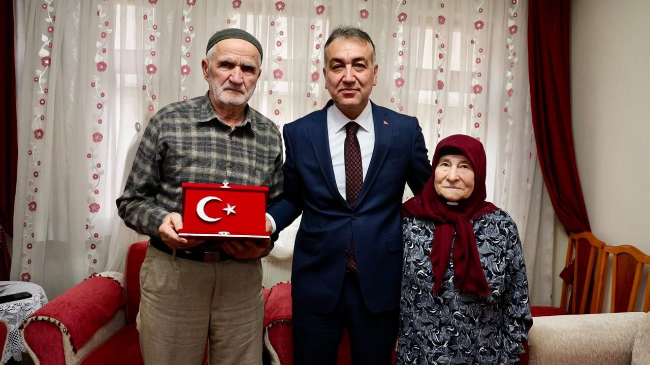 VALİ ÇAĞATAY’IN İLK ZİYARETİ ŞEHİDİN BABA EVİ OLDU