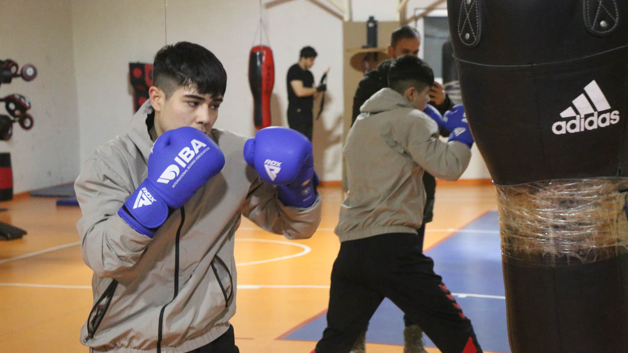 KARABÜKLÜ GENÇ BOKSÖR EFE MİLLİ TAKIM KAMPINA DAVET EDİLDİ